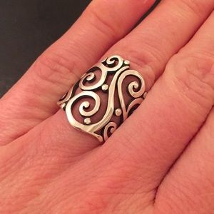 Sz. 5 James Avery Open Sorronto Ring